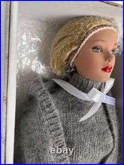 Tonner Tyler Wentworth Capital Investment Doll TW1204 Blonde Gray Outfit NRFB