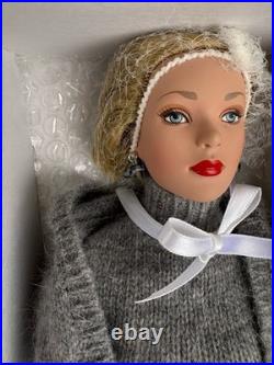 Tonner Tyler Wentworth Capital Investment Doll TW1204 Blonde Gray Outfit NRFB