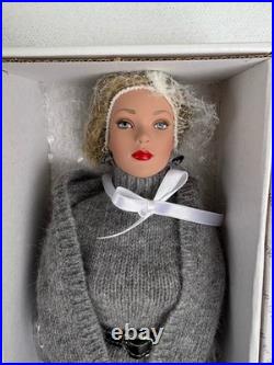 Tonner Tyler Wentworth Capital Investment Doll TW1204 Blonde Gray Outfit NRFB