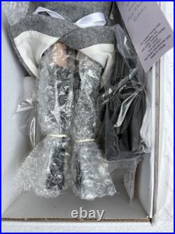 Tonner Tyler Wentworth Capital Investment Doll TW1204 Blonde Gray Outfit NRFB