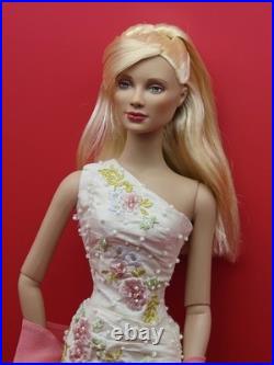 Tonner Tyler Wentworth Chase Modeling Angelina With Stand