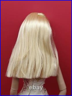 Tonner Tyler Wentworth Chase Modeling Angelina With Stand