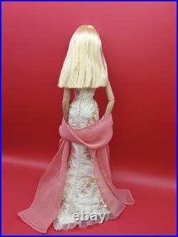 Tonner Tyler Wentworth Chase Modeling Angelina With Stand