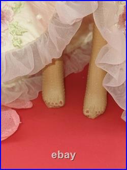 Tonner Tyler Wentworth Chase Modeling Angelina With Stand