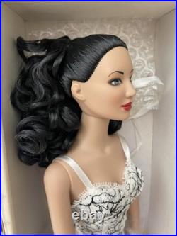 Tonner Tyler Wentworth City Style Carrie In RTW lingerie 16 doll- New