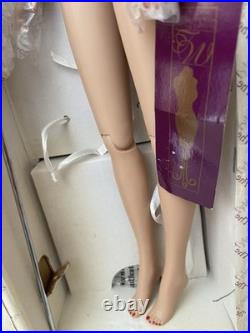 Tonner Tyler Wentworth City Style Carrie In RTW lingerie 16 doll- New