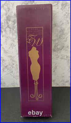 Tonner Tyler Wentworth City Style Carrie In RTW lingerie 16 doll- New