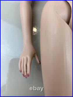 Tonner Tyler Wentworth Collection Blonde Doll BEAUTIFUL