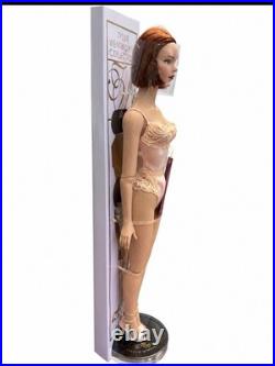 Tonner Tyler Wentworth Collection Doll NRFB Auburn Hair with Stand