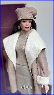 Tonner Tyler Wentworth Collection Look Of Luxe Doll Outfit Stand