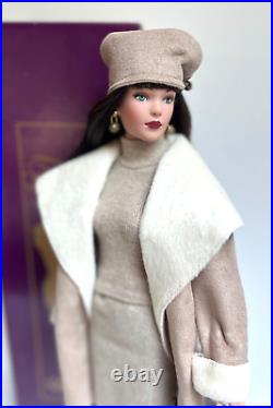 Tonner Tyler Wentworth Collection Look Of Luxe Doll Outfit Stand