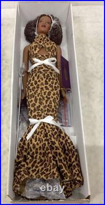 Tonner Tyler Wentworth Collection Mesmerizing Esme Fashion Doll TW2303