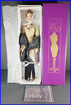 Tonner Tyler Wentworth Collection PATRON OF THE ARTS TYLER 16 Display Doll