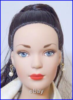 Tonner Tyler Wentworth Collection Signature Style AR Brunette