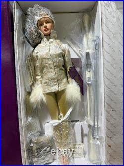 Tonner Tyler Wentworth Collection Ski Retreat Sydney Chase T5-TWDD-05
