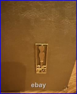 Tonner Tyler Wentworth DELUXE WARDROBE CASE TRUNK fits 3 Dolls + Clothing & more