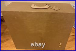 Tonner Tyler Wentworth DELUXE WARDROBE CASE TRUNK fits 3 Dolls + Clothing & more