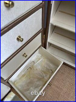 Tonner Tyler Wentworth DELUXE WARDROBE CASE TRUNK fits 3 Dolls + Clothing & more