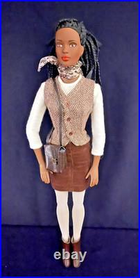 Tonner Tyler Wentworth Esme Boston Bound with accessories, box, stand