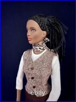 Tonner Tyler Wentworth Esme Boston Bound with accessories, box, stand