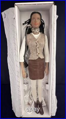 Tonner Tyler Wentworth Esme Boston Bound with accessories, box, stand