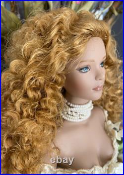 Tonner Tyler Wentworth FAO Exclusive Serenity BA body LE500 Signed Tonner Tyler Wentworth FAO Exclusive Serenity BA body LE500 Signed