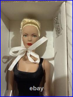Tonner Tyler Wentworth Femme en Noir Special Edition 16 Fashion Doll 2003 Tonner Tyler Wentworth Femme en Noir Special Edition 16 Fashion Doll 2003