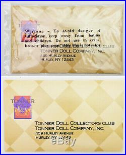 Tonner Tyler Wentworth Gold Tone Deluxe Doll Wardrobe Trunk TWA307 NEW