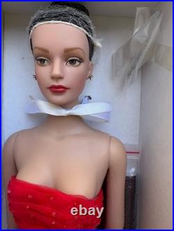 Tonner Tyler Wentworth Holiday Gala Sydney Doll TW9215 NIB NRFB Complete 16