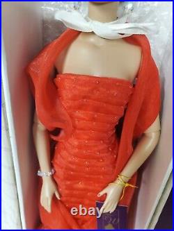 Tonner Tyler Wentworth Holiday Gala Sydney Doll #TW9215 great condition ruby red