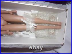 Tonner Tyler Wentworth Ice Blue Lazy Eyes Nude To Dress Lovely Doll In Box