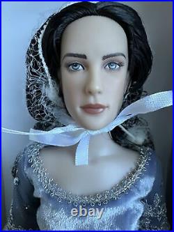 Tonner Tyler Wentworth LORD OF THE RINGS ARWEN EVENSTAR 16 DRESSED FASHION DOLL