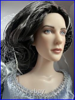 Tonner Tyler Wentworth LORD OF THE RINGS ARWEN EVENSTAR 16 DRESSED FASHION DOLL