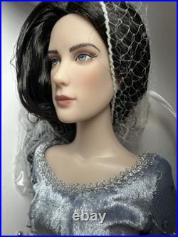 Tonner Tyler Wentworth LORD OF THE RINGS ARWEN EVENSTAR 16 DRESSED FASHION DOLL