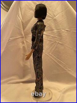 Tonner Tyler Wentworth MEI LI Doll In EMBASSY DINNER Outfit with Stand