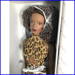 Tonner Tyler Wentworth Mesmerizing Esme Doll 16 inch Boxed Tonner Tyler Wentworth Mesmerizing Esme Doll 16 inch Boxed