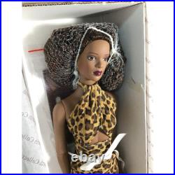 Tonner Tyler Wentworth Mesmerizing Esme Doll 16 inch Boxed Tonner Tyler Wentworth Mesmerizing Esme Doll 16 inch Boxed