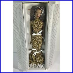 Tonner Tyler Wentworth Mesmerizing Esme Doll 16 inch Boxed Tonner Tyler Wentworth Mesmerizing Esme Doll 16 inch Boxed