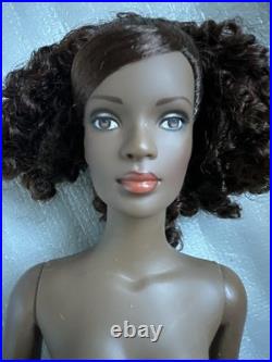 Tonner Tyler Wentworth NUDE 2004 AMBER GLOW ESME 16 Fashion DOLL BA BODY No Box