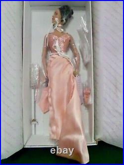 Tonner Tyler Wentworth PORTRAIT GLAMOUR 16, 5th year Anniversary Doll, Pristine