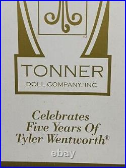 Tonner Tyler Wentworth Portrait Glamour 16 Dessed Doll TW9411