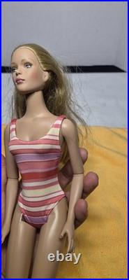 Tonner Tyler Wentworth RTW Super Stripes Blonde Barbie Doll FAO Schwartz 16