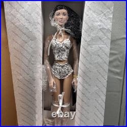 Tonner Tyler Wentworth Ready to Wear Carrie Doll NRFB TW2404