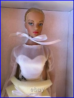 Tonner Tyler Wentworth Show Stopping Sydney Doll TW2406 NRFB Complete In Box