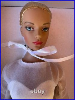 Tonner Tyler Wentworth Show Stopping Sydney Doll TW2406 NRFB Complete In Box