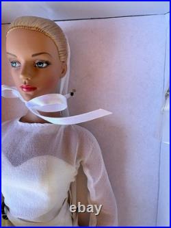 Tonner Tyler Wentworth Show Stopping Sydney Doll TW2406 NRFB Complete In Box