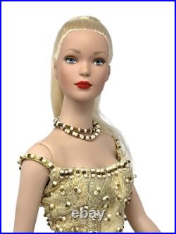 Tonner Tyler Wentworth Signature Blonde Dressed in 2000 Champagne Bubble Outfit Tonner Tyler Wentworth Signature Blonde Dressed in 2000 Champagne Bubble Outfit