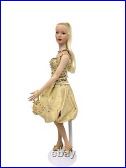 Tonner Tyler Wentworth Signature Blonde Dressed in 2000 Champagne Bubble Outfit Tonner Tyler Wentworth Signature Blonde Dressed in 2000 Champagne Bubble Outfit