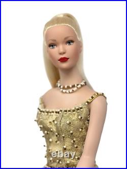 Tonner Tyler Wentworth Signature Blonde Dressed in 2000 Champagne Bubble Outfit Tonner Tyler Wentworth Signature Blonde Dressed in 2000 Champagne Bubble Outfit