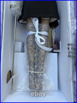 Tonner Tyler Wentworth Signature Style BW Blonde Doll TW0405 MIB NRFB 2004